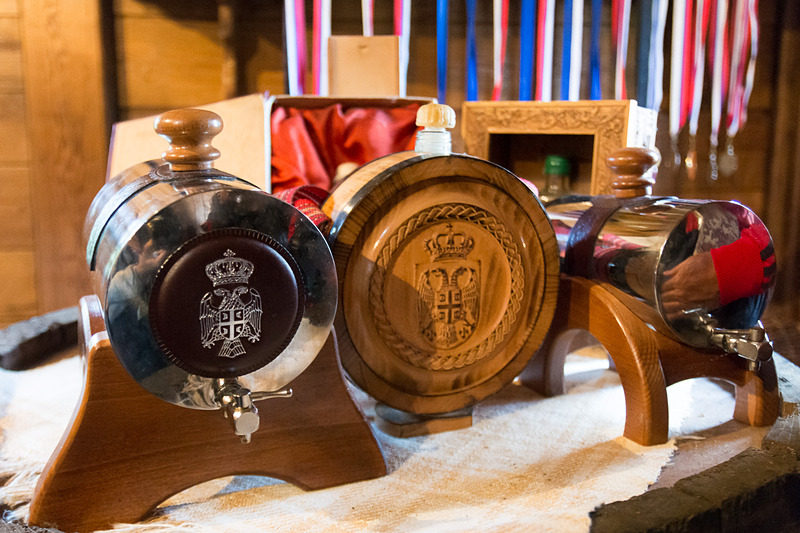 ミニチェ家では30種類以上の果物からラキアを製造するが、プラムやカリンを用いたものが多い