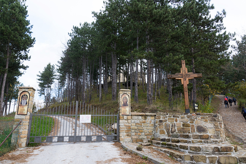「ジュルジェヴィ・ストゥポヴィ修道院（Djurdjevi Stupovi Monastery）」