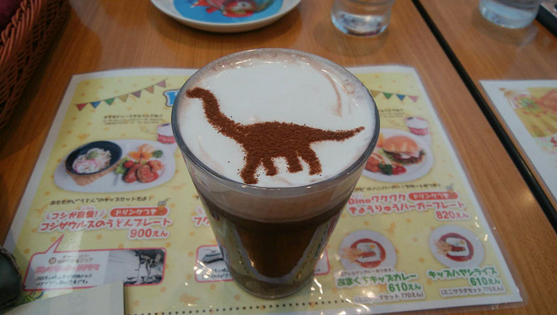 かわいい恐竜ラテアート