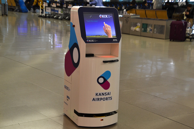 本体サイズは約46×70×125cm（幅×奥行き×高さ）、重さ150kg、フル充電で2時間使用することが可能