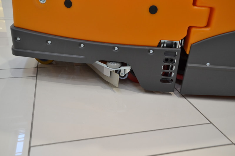 真ん中あたりにモップなどがある