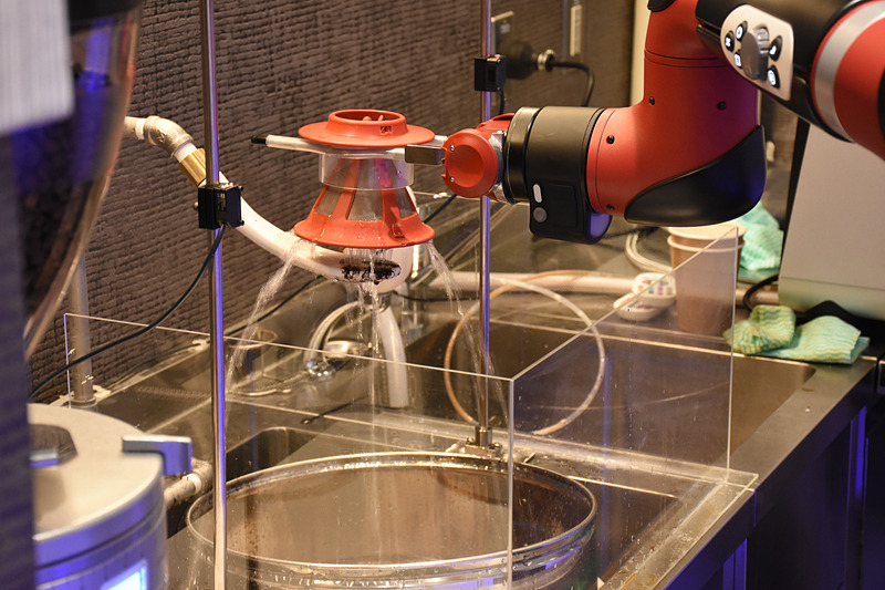 ドリッパーは毎回流水で洗浄する