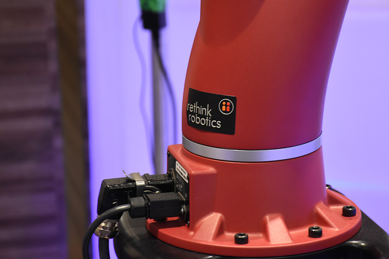 2台のロボットは米Rethink Robotics製