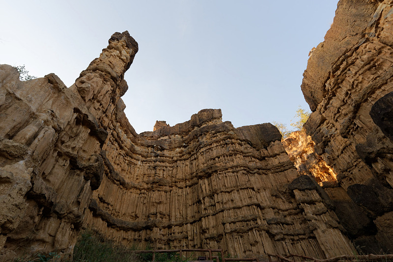 最も高いところで30mあるという崖