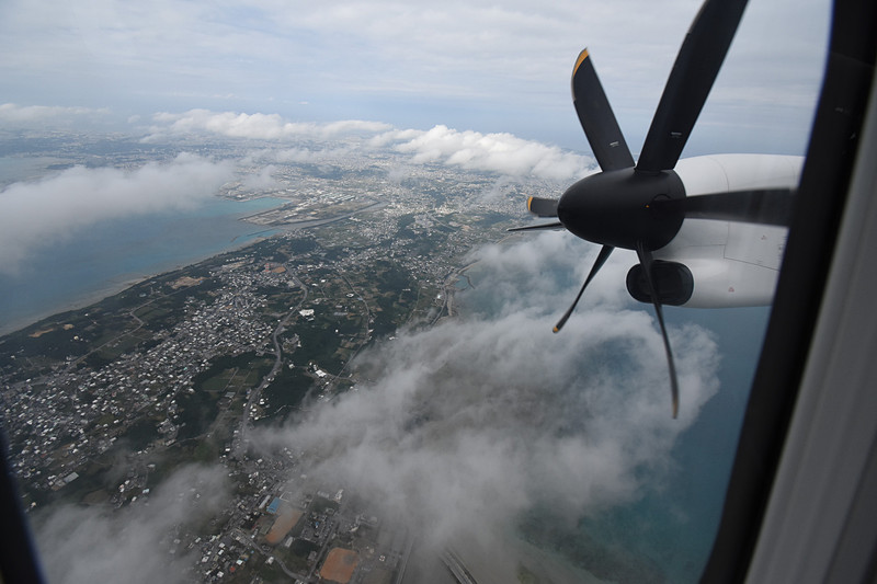 遊覧飛行は伊江島方面へ
