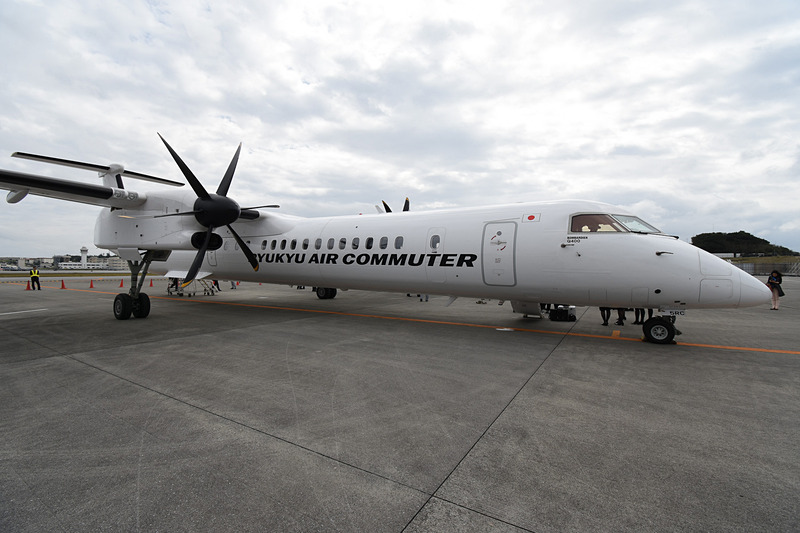 Q400CC型機をいろいろな角度から