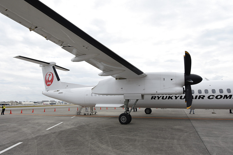 Q400CC型機をいろいろな角度から