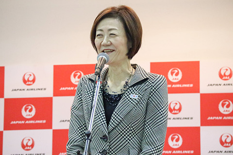 大谷翔平選手、サポート契約を結んだJALのロサンゼルス線で出発