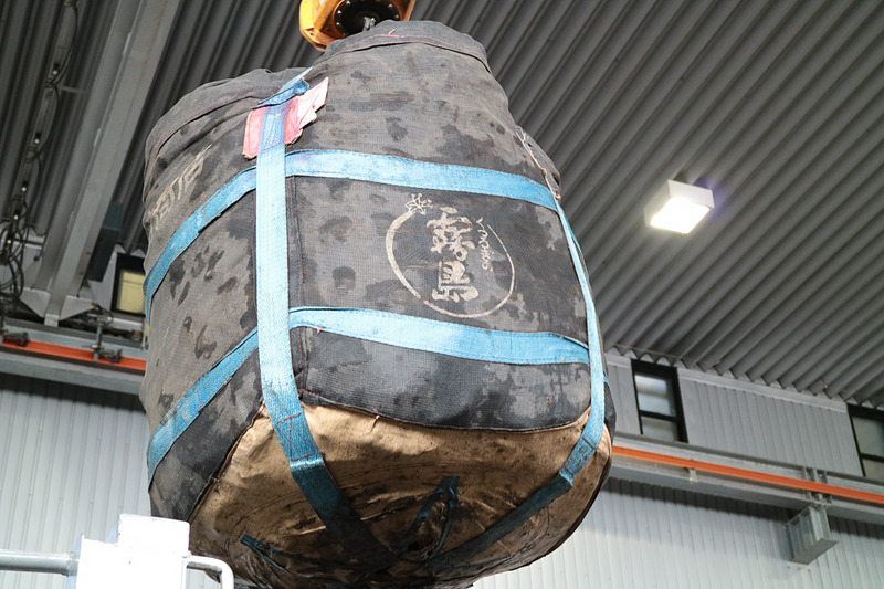 搬入される原材料のサツマイモ。多いときには1日約85トンのサツマイモが運び込まれる