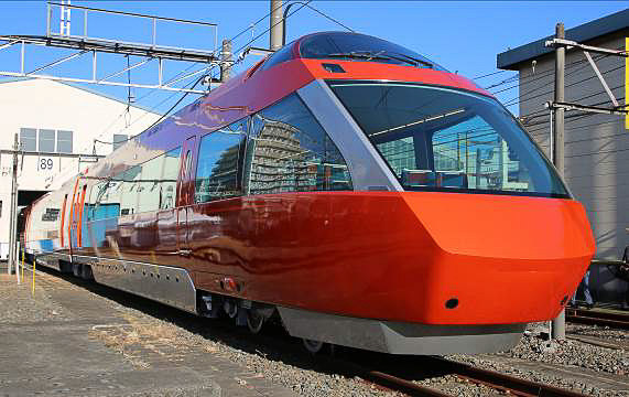 小田急は新型特急ロマンスカー・GSEの営業運行に先駆けて日帰りツアーを実施する