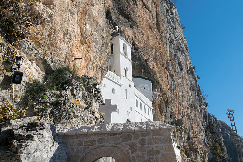 オストログ修道院（Ostrog Monastery）