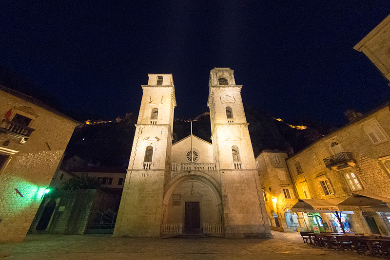 「聖トリプン大聖堂（Cathedral of St. Tripun）」