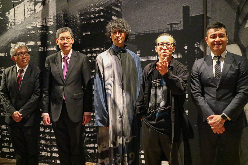 写真家レスリー・キーさんの写真展「Singapura（シンガプーラ）」が2月8日から13日まで東京・南青山のヨウジヤマモト 青山本店で開催される