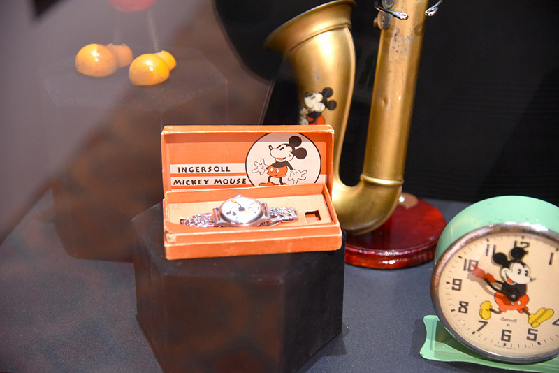 見どころは1933年発売のインガソール製のミッキーマウス腕時計（C）Disney