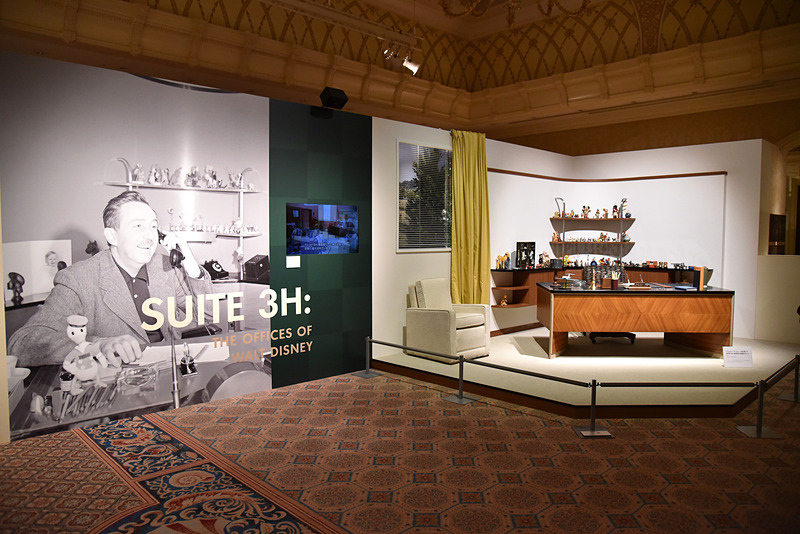 振り向くと映画で使用された部屋がそのまま丸ごと目の前に！（C）Disney