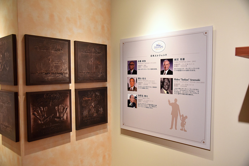 ディズニー・スタジオ内の「ディズニー・レジェンド・プラザ」には、日本のディズニー・レジェンドたちのブロンズプレートも掲げられている（C）Disney