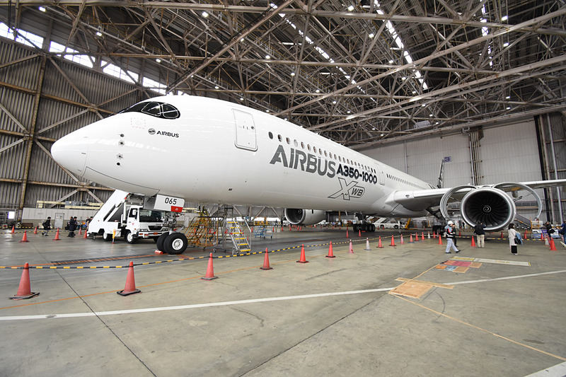 エアバスはA350-1000型機を日本に初飛来させた
