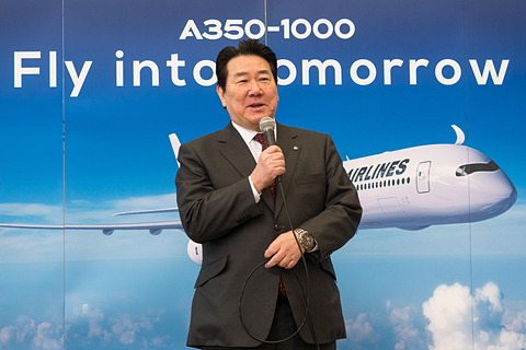 エアバス、A350-1000型機の飛行試験機を日本初披露。JALはボーイング