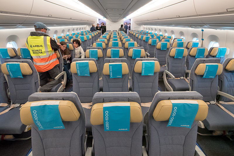 3-3-3の9アブレストのエコノミークラス