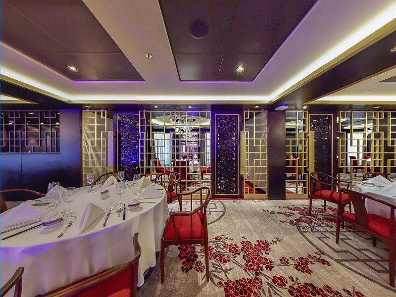 舷側には個室を設けている