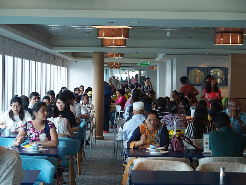 「朝が遅め」というインドの皆さんで一杯になる午前10時のLido