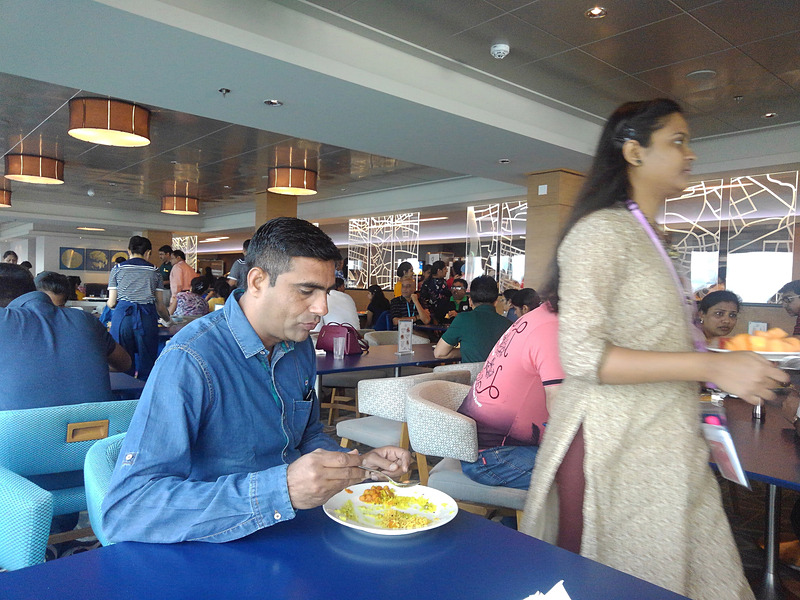 「朝が遅め」というインドの皆さんで一杯になる午前10時のLido