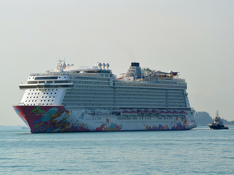 スラバヤにバリ島北部と日本では観光で訪れる人も少ない「未知なる地」へゲンティン ドリームの航海が始まる