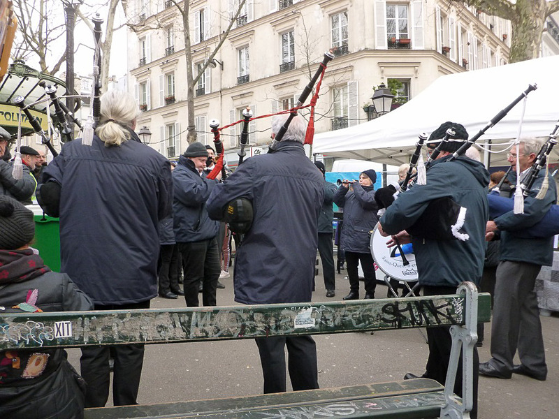 あちらこちらでブルターニュ地方の音楽が演奏されていました