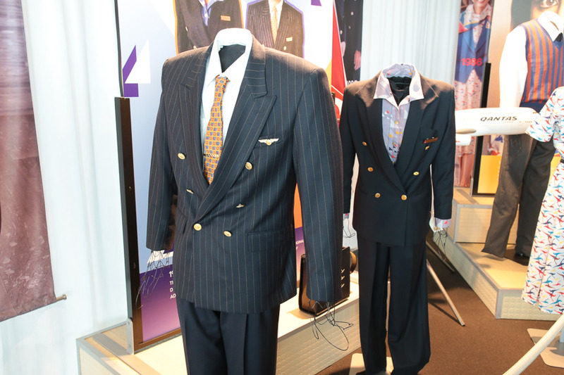 1995年から2003年の制服。シックなスーツで、フォーマルなイメージだ