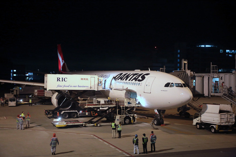 QF34初便に使用されたエアバス A330-300型機「Port Macquarie」号。ポート・マッコーリーはシドニーからクルマで4時間ほどの距離にある風光明媚な港町