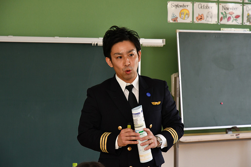 福岡出身の副操縦士が講師