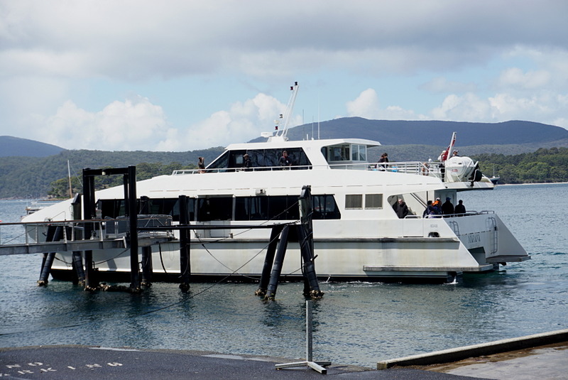 流刑地時代の刑務所をはじめ、多くの遺構や再現された当時の建物などを見学することができる。施設内には32カ所の建造物があり、地区ごとにそれぞれの役割が異なっている。桟橋から渡し船もあり、全部を見て回ると2～3時間では見切れないほどだった