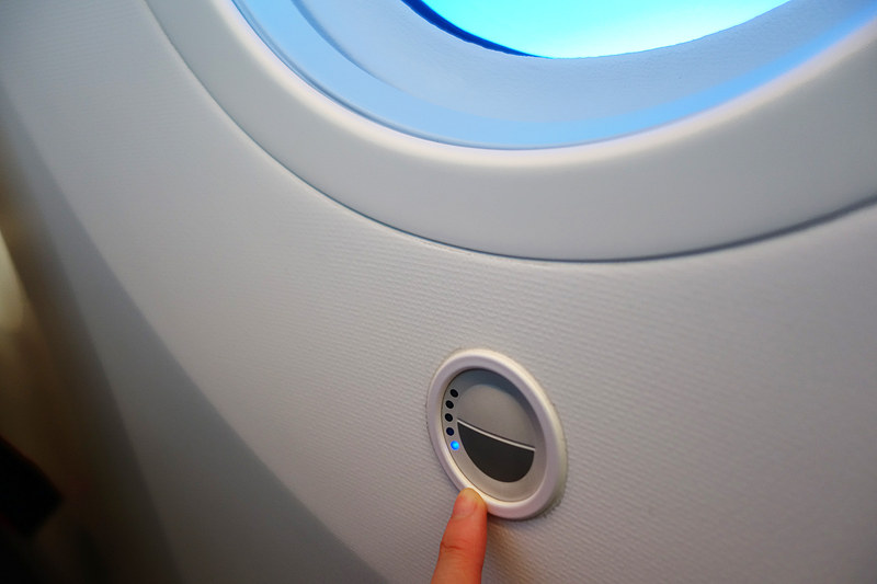 なんと窓の調光はこのボタンで