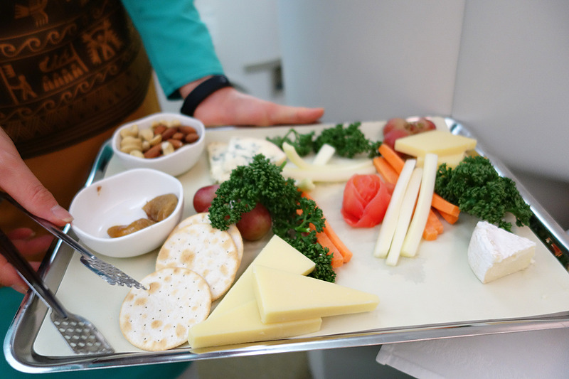 チーズやナッツはいかがですか？