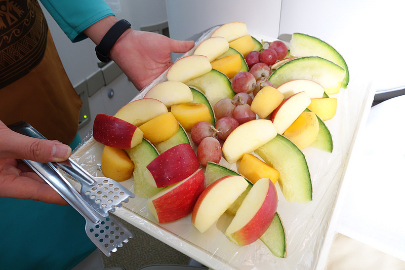 てんこ盛りのフルーツも！