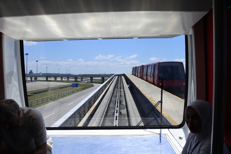 こちらは帰国時の様子。景色を楽しむならば先頭がお勧め