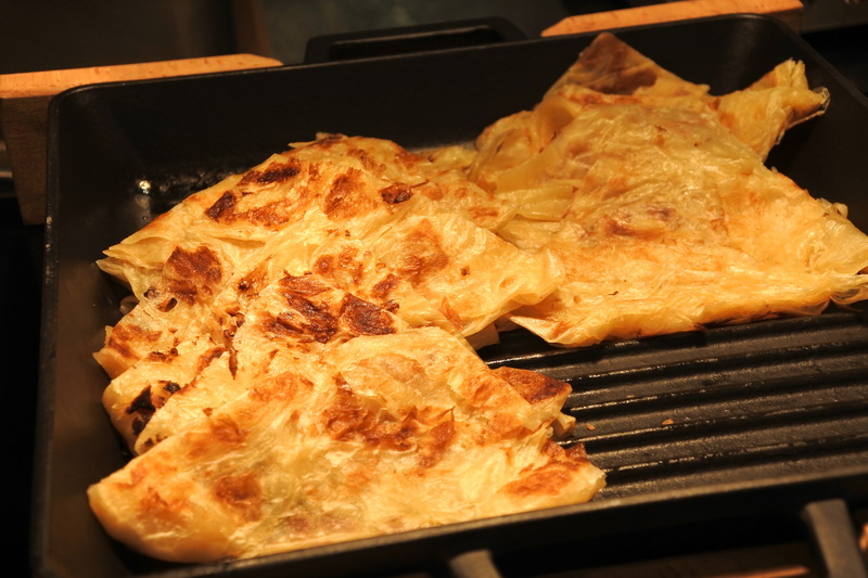 卵のふんわり感が絶品な「ロティ・テロー」