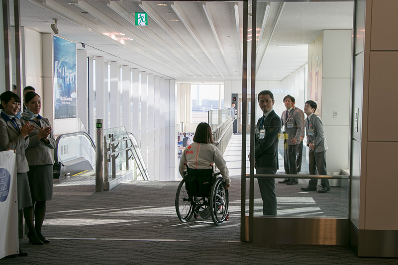 日本選手団がNH861便へと搭乗