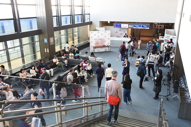 64番ゲート前もひなまつり装飾を施していた