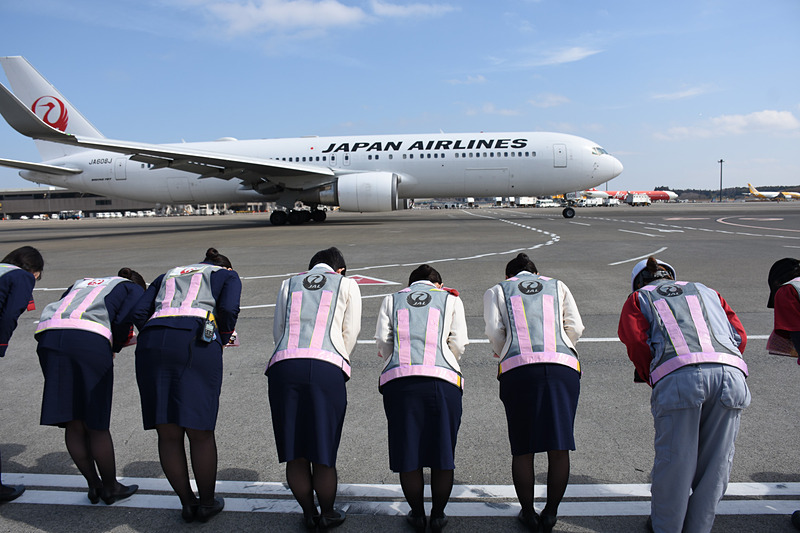 10時42分にブロックアウト。全員で一礼。手を振って見送った