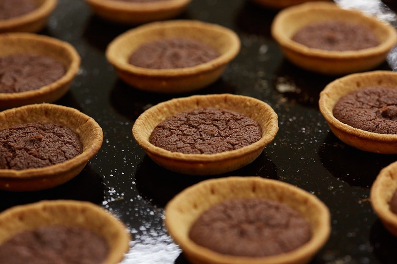 店内では、マシュマロの製造から盛り付け、焼き上げまでを一貫して行なう