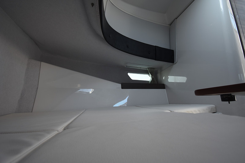 記者（身長178cm）が足を伸ばして寝られる広さ