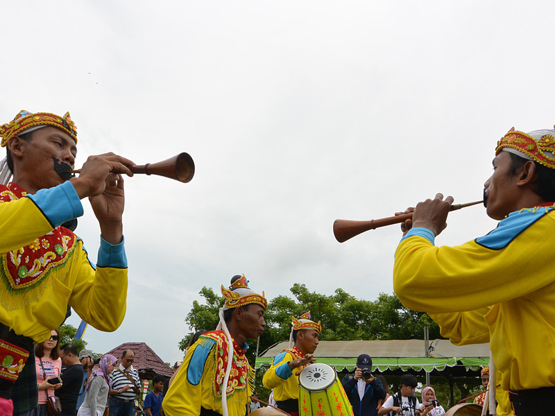 マドゥラに古来から伝わる管楽器のサロネン