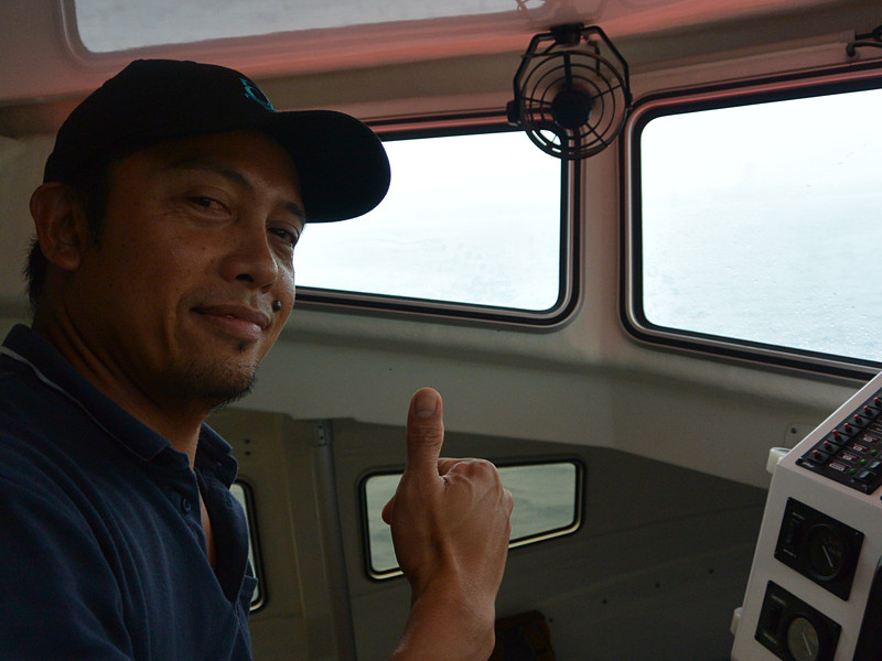 「なーに、こんなもんよ」と余裕の艇長