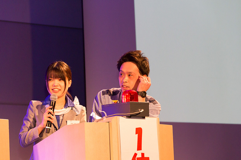 こちらはCargo＋［Skill］国際貨物ナレッジ部門の様子。同じく予選を勝ち抜いた4組が参加し、難問に答えて順位を争う