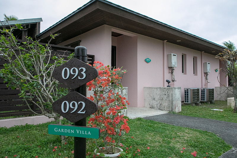 戸建てタイプのワンちゃんルーム。2部屋で1棟になっていた。それぞれに専用庭が付く