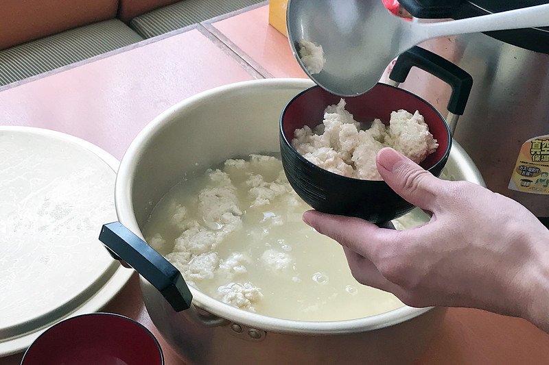 固まったら島豆腐のできあがり