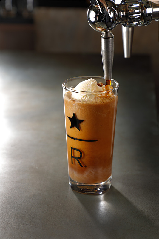 「ナイトロ コールドブリュー フロート」（Tall：900円）