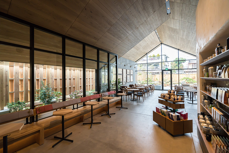 店内奥のスペースを見渡したところ