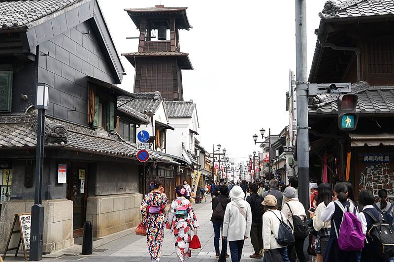 県道川越・栗橋線側から鐘つき通りへ入る